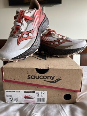Saucony Running Shoe — Coral, White & Light Gray